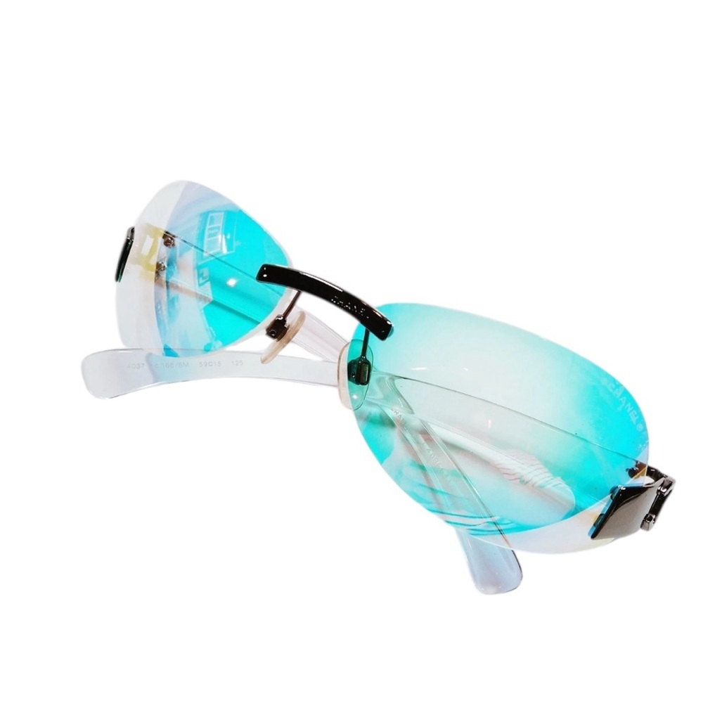 CHANEL Rare Iridescent Blue Vintage CC Logo Sunglasses - Picture 5 of 14